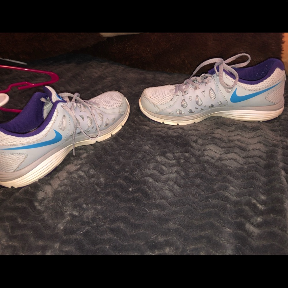 Nike tennis shoes